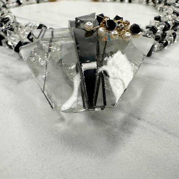 Black Clear Beaded Multi-Strand Arrow Pendant Statement Necklace ✨ - Picture 3 of 10